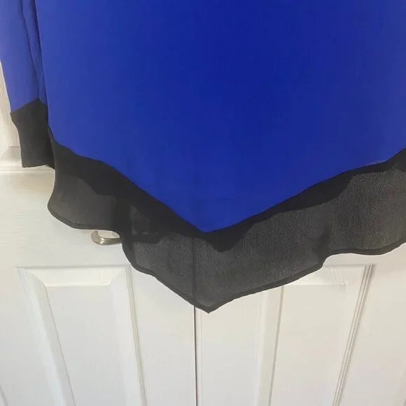 New York & Company - Black and Blue Tank Blouse with Tie back - Picture 3 of 6
